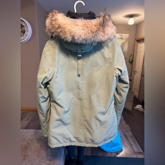 Size small montebello Canada Goose winter jacket. Authentic - Picture 2 of 2